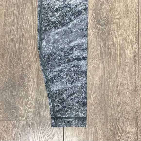 Lululemon Wunder Under Low-Rise Tight *Full-On Luxtreme 28" Area Ice Grey Size 4 - Picture 9 of 15